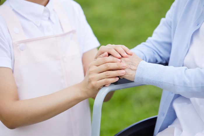 Признаки, что человеку с хронической болезнью уже требуется круглосуточный уход